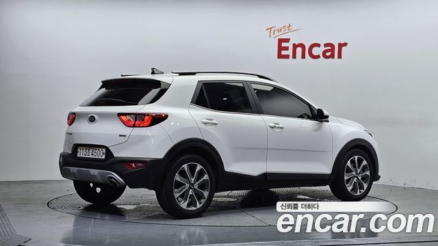 Kia Stonic из Кореи Encar