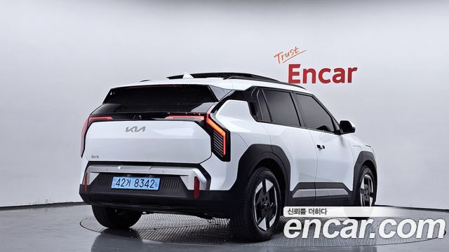 Kia EV3 из Кореи Encar