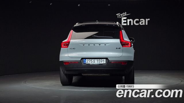 Volvo XC40 B4 R-Design — пробег 120 685 км — фото 4 из 5