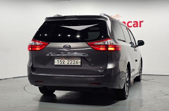 Toyota Sienna 3.5 AWD — пробег 50 575 км — фото 4 из 5