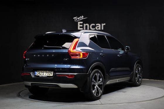 Volvo XC40 B4 Inscription — пробег 111 869 км — фото 2 из 5