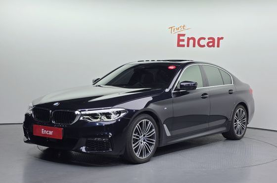 BMW 5-Series 520d xDrive M Sport Package Plus — пробег 45 279 км — фото 1 из 5