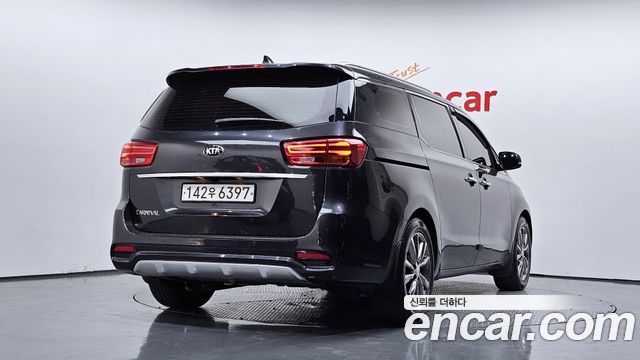 Kia Carnival из Кореи Encar