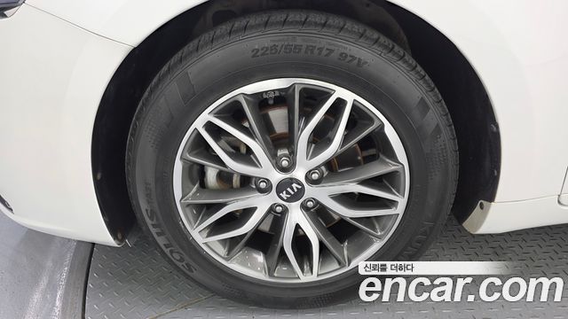 Kia K7 из Кореи Encar