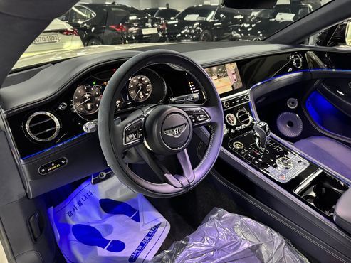 Bentley Continental 4.0 GTS — пробег 15 200 км — фото 4 из 5