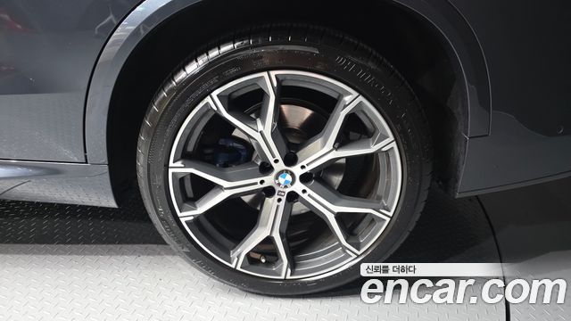 BMW X5 xDrive 40i M Sport — пробег 98 301 км — фото 5 из 5