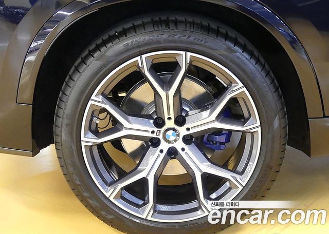 BMW X5 xDrive 40i M Sport — пробег 4 700 км — фото 5 из 5