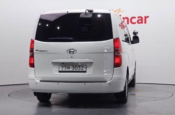 Hyundai Starex 12-Seater Wagon CVX Deluxe — пробег 102 070 км — фото 4 из 5