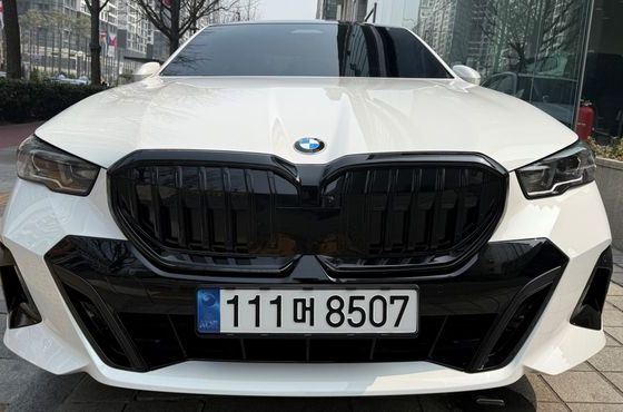 BMW 5-Series 520i M Sport — пробег 1 100 км — фото 1 из 5