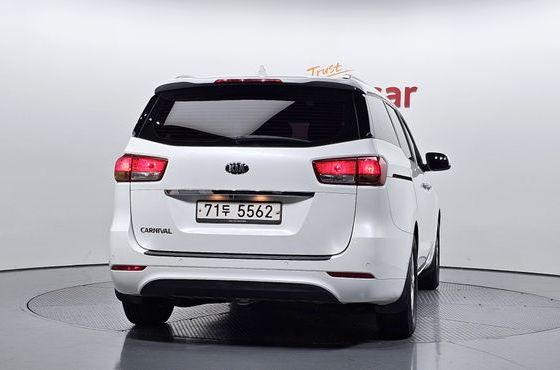 Kia Carnival 11-seater Luxury — пробег 157 971 км — фото 4 из 5