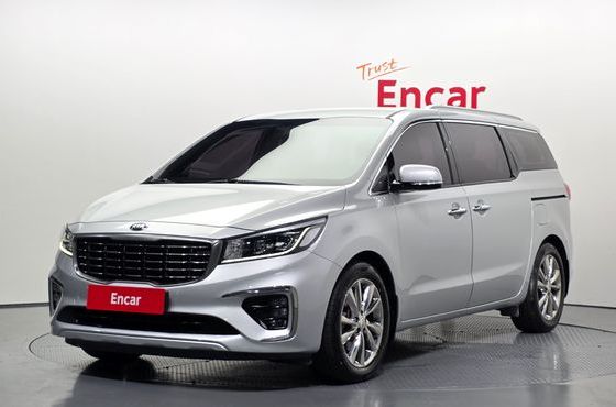 Kia Carnival 7-Seater Limousine VIP — пробег 117 504 км — фото 1 из 5