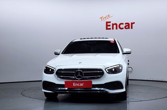Mercedes-Benz E-Class E350 4MATIC Avantgarde — пробег 23 586 км — фото 3 из 5