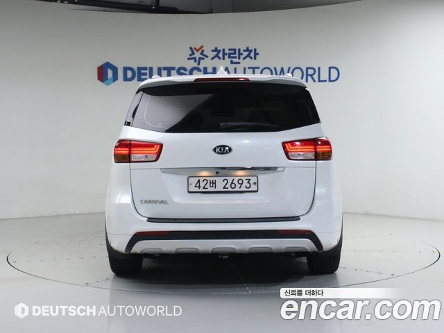 Kia Carnival из Кореи Encar