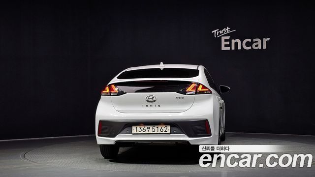 Hyundai Ioniq 1.6 HEV I — пробег 82 103 км — фото 4 из 5
