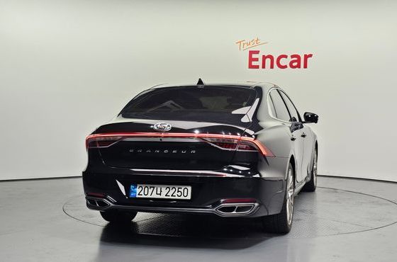 Hyundai Grandeur 3.3 Calligraphy — пробег 85 073 км — фото 4 из 5