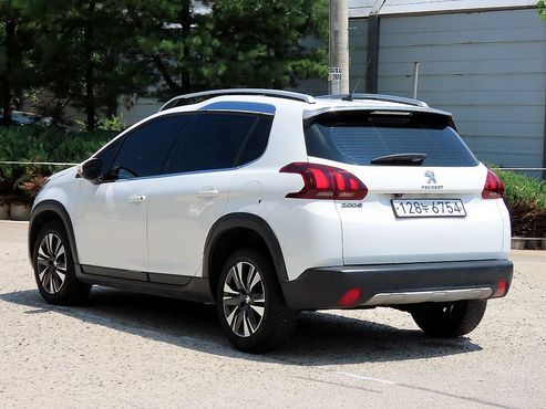 Peugeot 2008 1.5 BlueHDi Allure — пробег 95 593 км — фото 3 из 5