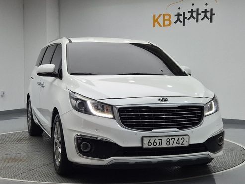 Kia Carnival 9-seater Prestige — пробег 117 626 км — фото 2 из 5