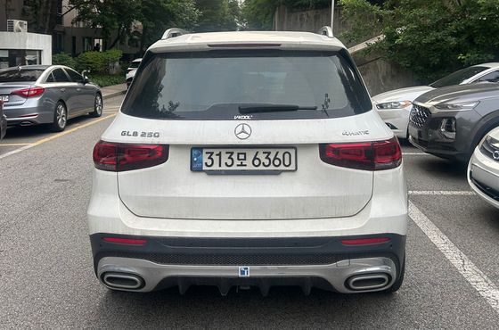 Mercedes-Benz GLB-Class GLB250 4MATIC — пробег 49 869 км — фото 4 из 5
