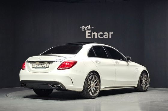 Mercedes-Benz C-Class C63 AMG — пробег 74 750 км — фото 2 из 5