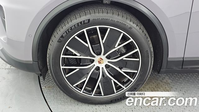 Porsche Macan Base 4 — пробег 10 167 км — фото 5 из 5