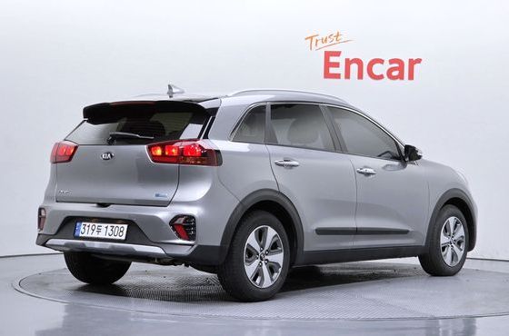 Kia Niro 1.6 HEV Luxury — пробег 63 009 км — фото 2 из 5