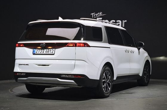 Kia Carnival 9-Seater Prestige — пробег 85 696 км — фото 2 из 5
