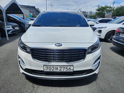 Kia Carnival 11-Seater Deluxe — пробег 92 986 км — фото 1 из 5