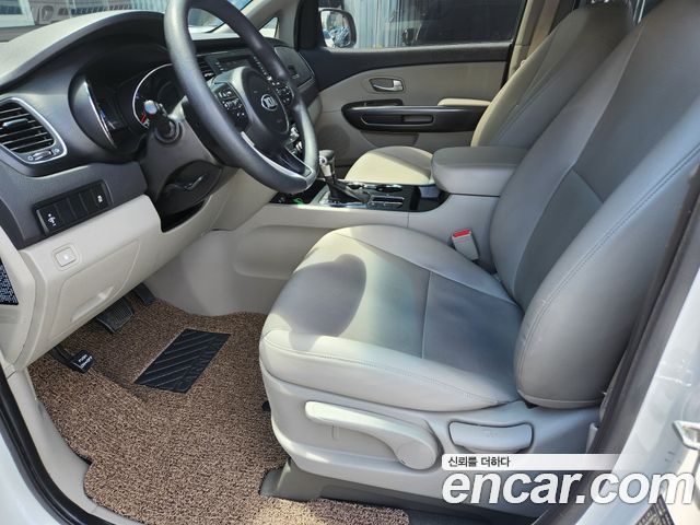 Kia Carnival 11-Seater Deluxe — пробег 92 986 км — фото 5 из 5