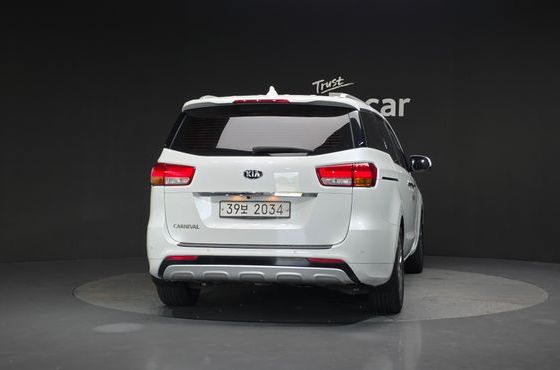 Kia Carnival 9-seater Prestige — пробег 187 471 км — фото 4 из 5