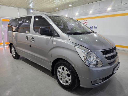 Hyundai Starex 12-Seater Wagon CVX Premium — пробег 118 300 км — фото 3 из 5