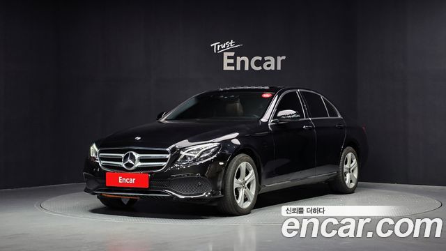 Mercedes-Benz E-Class E220d 4MATIC Avantgarde — пробег 105 697 км — фото 1 из 5