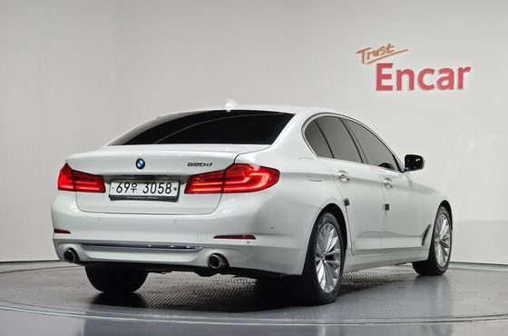 BMW 5-Series 520d Luxury Plus — пробег 74 306 км — фото 2 из 5