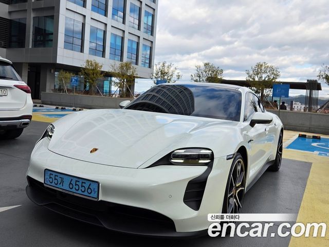 Porsche Taycan 4S — пробег 14 000 км — фото 2 из 5