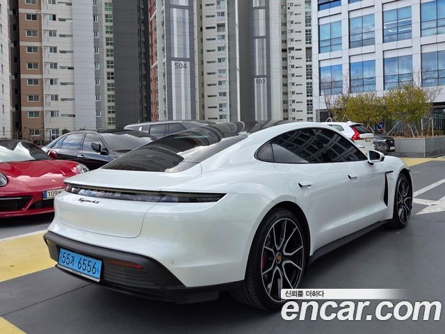 Porsche Taycan 4S — пробег 14 000 км — фото 5 из 5