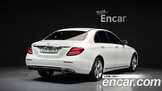 Mercedes-Benz E-Class E200 Avantgarde — пробег 99 264 км — фото 2 из 5