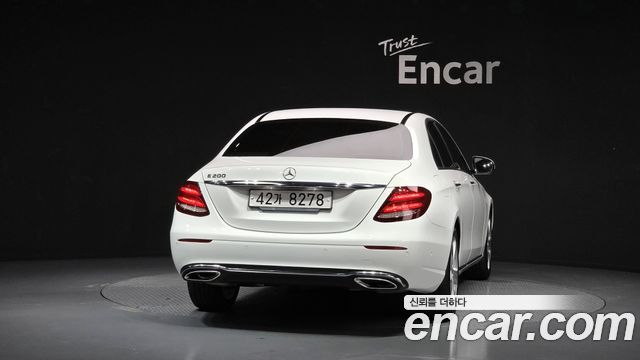Mercedes-Benz E-Class E200 Avantgarde — пробег 99 264 км — фото 4 из 5