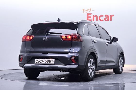 Kia Niro 1.6 HEV Luxury — пробег 44 605 км — фото 2 из 5