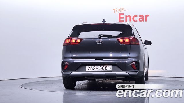 Kia Niro 1.6 HEV Luxury — пробег 44 605 км — фото 4 из 5