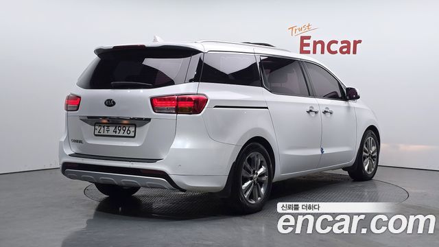 Kia Carnival из Кореи Encar