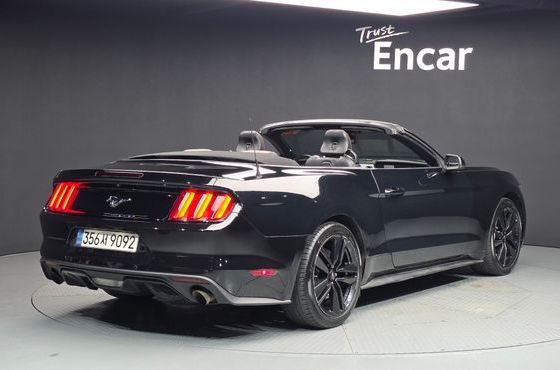 Ford Mustang Convertible — пробег 147 768 км — фото 2 из 5