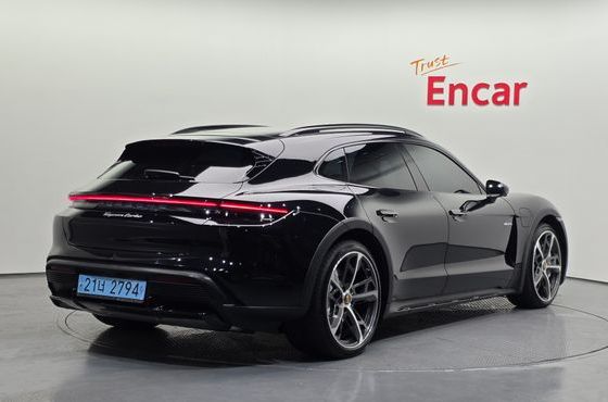 Porsche Taycan Turbo Cross Turismo — пробег 48 115 км — фото 2 из 5