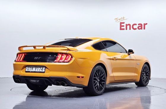 Ford Mustang GT Coupe — пробег 79 721 км — фото 2 из 5