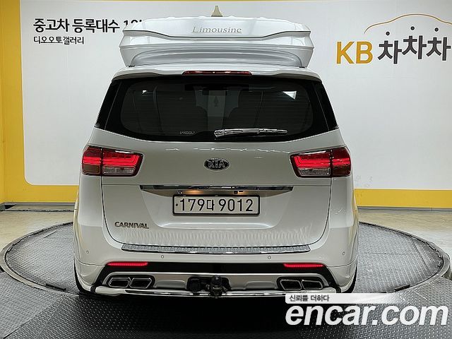 Kia Carnival 9-seater Limousine(Special vehicle) — пробег 143 246 км — фото 4 из 5