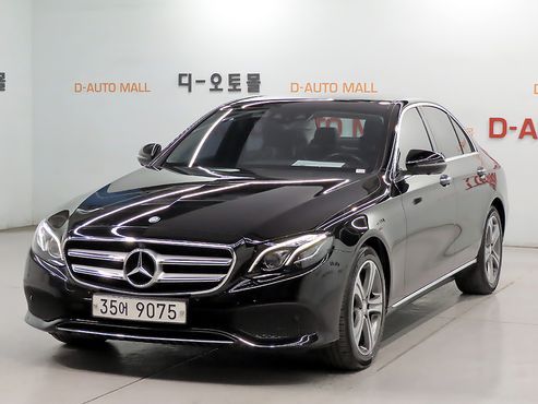 Mercedes-Benz E-Class E300 4MATIC Avnatgarde — пробег 107 139 км — фото 1 из 5