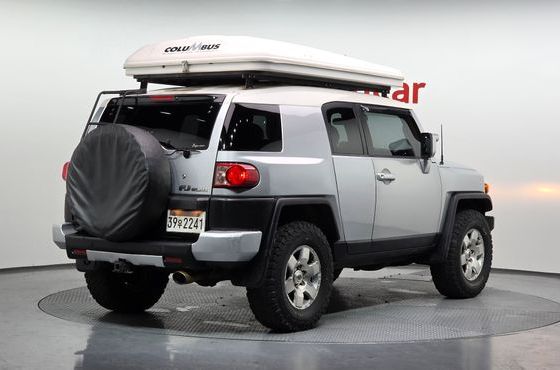 Toyota FJ Cruiser 4WD V6 — пробег 262 363 км — фото 2 из 5
