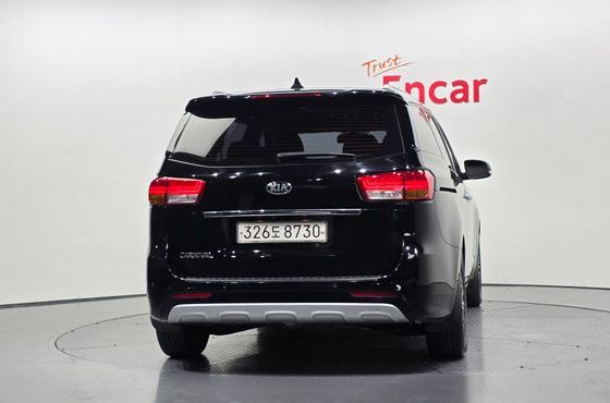 Kia Carnival 9-seater Luxury — пробег 133 144 км — фото 4 из 5