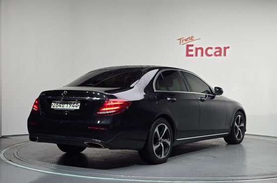 Mercedes-Benz E-Class E250 Avantgarde — пробег 78 233 км — фото 2 из 5