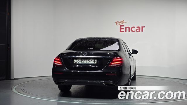 Mercedes-Benz E-Class E250 Avantgarde — пробег 78 233 км — фото 4 из 5