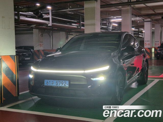 Tesla Model Y Long Range AWD — пробег 22 000 км — фото 3 из 5