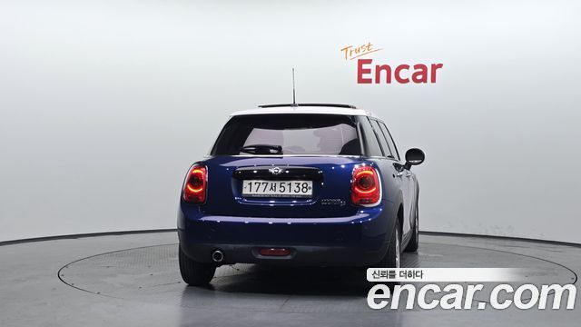 Mini Cooper 5Door Standard 3rd — пробег 114 659 км — фото 4 из 5